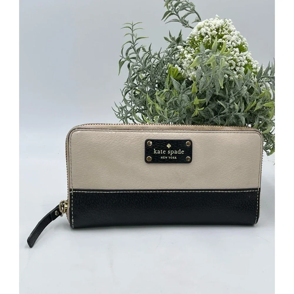 Kate Spade Wellesley Neda Black & Cream Zipper‎ Leather Wallet